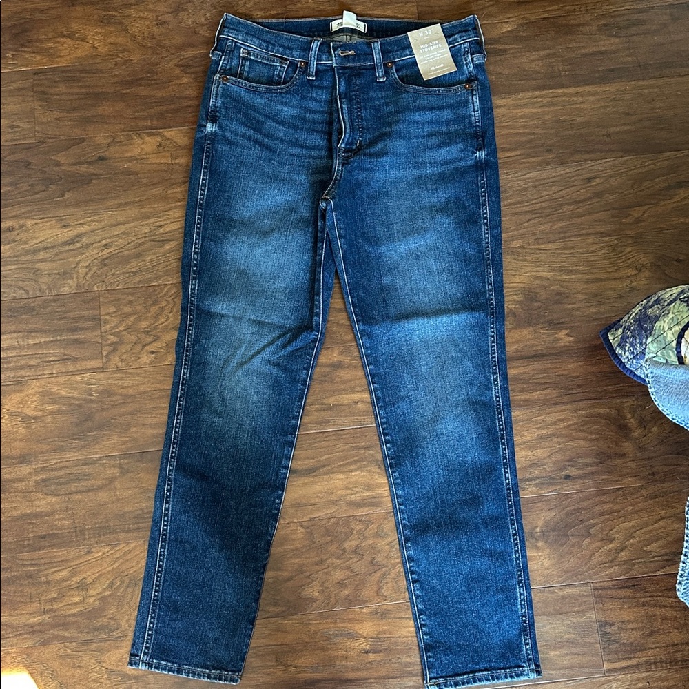 Madewell Mid-Rise Stovepipe Jeans in Dark Blue